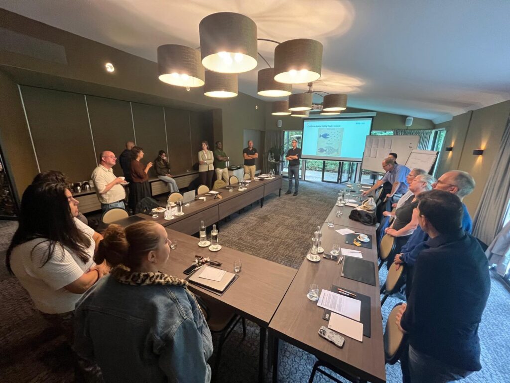 Foto van de brainstormsessie van deelnemers van één van de kergroepen van PVO Amsterdam Amstelland